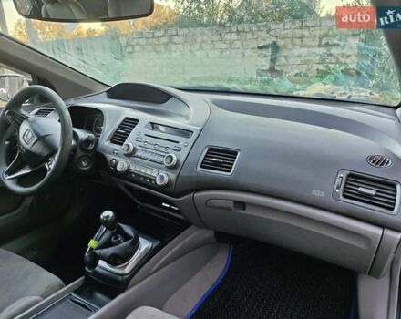 Синій Хонда Сівік, об'ємом двигуна 1.8 л та пробігом 60 тис. км за 6000 $, фото 3 на Automoto.ua