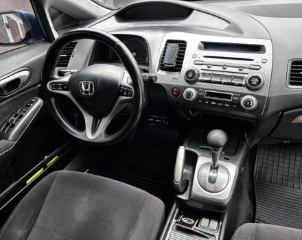 Синий Хонда Цивик, объемом двигателя 1.8 л и пробегом 240 тыс. км за 5500 $, фото 5 на Automoto.ua