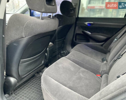 Синий Хонда Цивик, объемом двигателя 1.8 л и пробегом 237 тыс. км за 6000 $, фото 10 на Automoto.ua