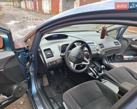 Синій Хонда Сівік, об'ємом двигуна 1.8 л та пробігом 315 тис. км за 6000 $, фото 5 на Automoto.ua