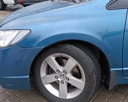 Синий Хонда Цивик, объемом двигателя 1.8 л и пробегом 238 тыс. км за 5800 $, фото 2 на Automoto.ua