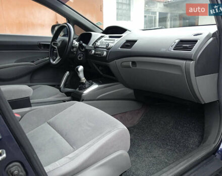 Синий Хонда Цивик, объемом двигателя 1.8 л и пробегом 243 тыс. км за 4700 $, фото 13 на Automoto.ua