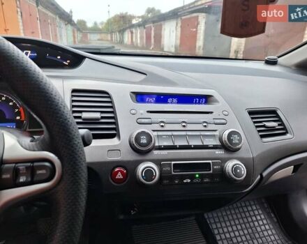 Синій Хонда Сівік, об'ємом двигуна 1.8 л та пробігом 315 тис. км за 6000 $, фото 8 на Automoto.ua