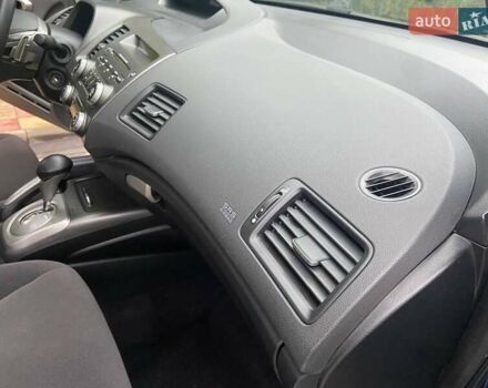 Синий Хонда Цивик, объемом двигателя 1.8 л и пробегом 170 тыс. км за 7300 $, фото 17 на Automoto.ua