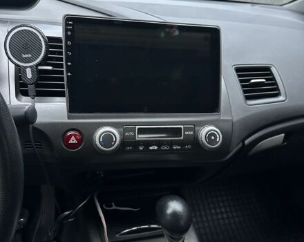 Синий Хонда Цивик, объемом двигателя 1.8 л и пробегом 170 тыс. км за 6600 $, фото 13 на Automoto.ua