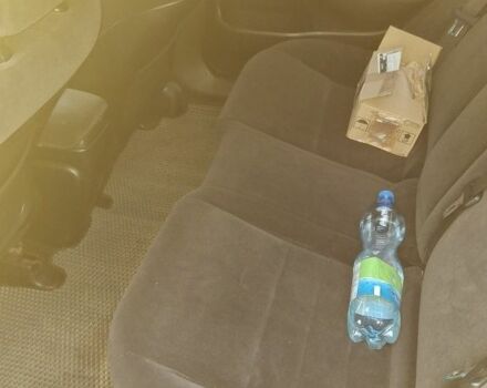 Синий Хонда Цивик, объемом двигателя 1.8 л и пробегом 313 тыс. км за 4600 $, фото 4 на Automoto.ua