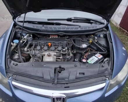 Синий Хонда Цивик, объемом двигателя 1.8 л и пробегом 313 тыс. км за 4600 $, фото 7 на Automoto.ua