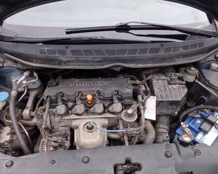 Синий Хонда Цивик, объемом двигателя 1.8 л и пробегом 265 тыс. км за 5000 $, фото 4 на Automoto.ua