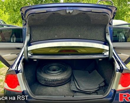 Синий Хонда Цивик, объемом двигателя 1.8 л и пробегом 249 тыс. км за 6590 $, фото 9 на Automoto.ua