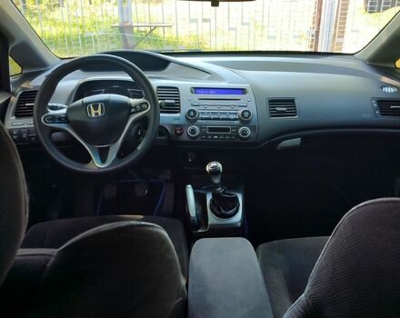 Синій Хонда Сівік, об'ємом двигуна 1.8 л та пробігом 260 тис. км за 4800 $, фото 4 на Automoto.ua