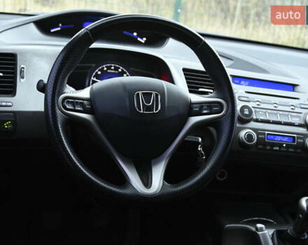 Синий Хонда Цивик, объемом двигателя 1.8 л и пробегом 244 тыс. км за 5999 $, фото 20 на Automoto.ua