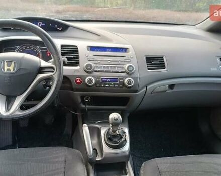 Синий Хонда Цивик, объемом двигателя 1.8 л и пробегом 218 тыс. км за 5000 $, фото 17 на Automoto.ua