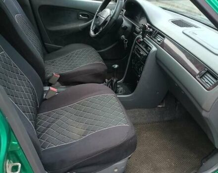 Зеленый Хонда Цивик, объемом двигателя 1.4 л и пробегом 183 тыс. км за 2200 $, фото 6 на Automoto.ua