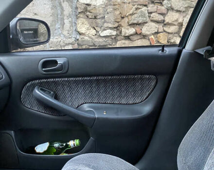 Зелений Хонда Сівік, об'ємом двигуна 1.4 л та пробігом 350 тис. км за 1400 $, фото 5 на Automoto.ua