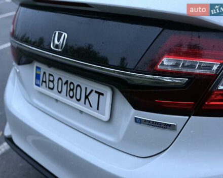 Белый Хонда Клерити, объемом двигателя 1.5 л и пробегом 141 тыс. км за 16900 $, фото 7 на Automoto.ua