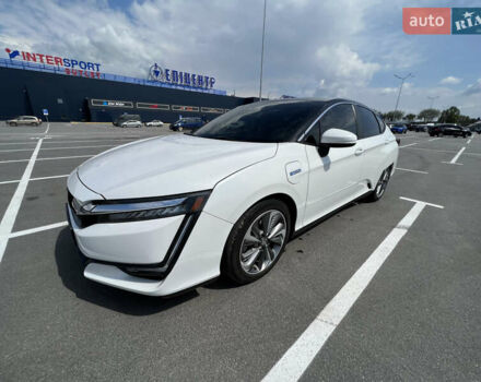 Белый Хонда Клерити, объемом двигателя 1.5 л и пробегом 122 тыс. км за 19500 $, фото 1 на Automoto.ua