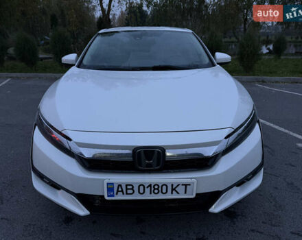 Белый Хонда Клерити, объемом двигателя 1.5 л и пробегом 141 тыс. км за 16900 $, фото 1 на Automoto.ua