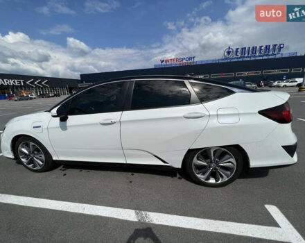 Белый Хонда Клерити, объемом двигателя 1.5 л и пробегом 122 тыс. км за 19500 $, фото 3 на Automoto.ua