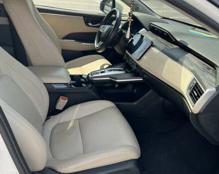 Белый Хонда Клерити, объемом двигателя 1.5 л и пробегом 122 тыс. км за 19500 $, фото 2 на Automoto.ua