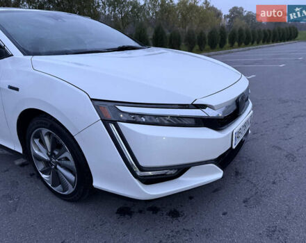 Белый Хонда Клерити, объемом двигателя 1.5 л и пробегом 141 тыс. км за 16900 $, фото 5 на Automoto.ua