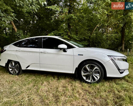 Белый Хонда Клерити, объемом двигателя 1.5 л и пробегом 91 тыс. км за 20700 $, фото 4 на Automoto.ua