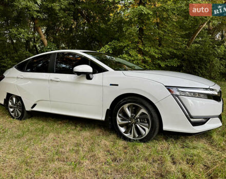 Белый Хонда Клерити, объемом двигателя 1.5 л и пробегом 91 тыс. км за 20700 $, фото 2 на Automoto.ua