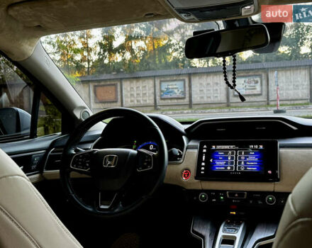 Белый Хонда Клерити, объемом двигателя 1.5 л и пробегом 91 тыс. км за 20700 $, фото 10 на Automoto.ua