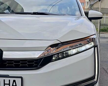 Белый Хонда Клерити, объемом двигателя 1.5 л и пробегом 72 тыс. км за 24700 $, фото 5 на Automoto.ua