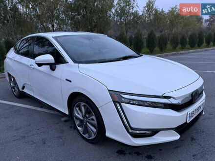 Белый Хонда Клерити, объемом двигателя 1.5 л и пробегом 141 тыс. км за 16900 $, фото 1 на Automoto.ua