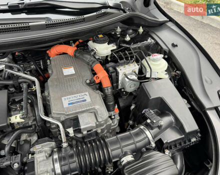 Чорний Хонда Клериті, об'ємом двигуна 1.5 л та пробігом 163 тис. км за 18777 $, фото 86 на Automoto.ua