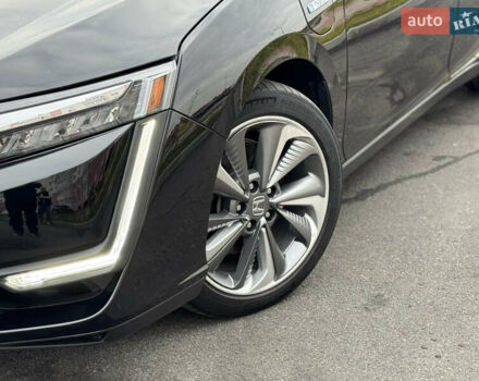 Чорний Хонда Клериті, об'ємом двигуна 1.5 л та пробігом 163 тис. км за 18777 $, фото 4 на Automoto.ua