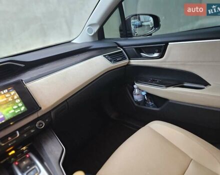 Красный Хонда Клерити, объемом двигателя 1.5 л и пробегом 120 тыс. км за 18800 $, фото 7 на Automoto.ua