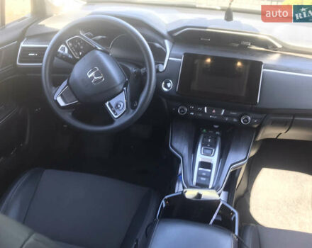 Серый Хонда Клерити, объемом двигателя 1.5 л и пробегом 198 тыс. км за 15500 $, фото 7 на Automoto.ua