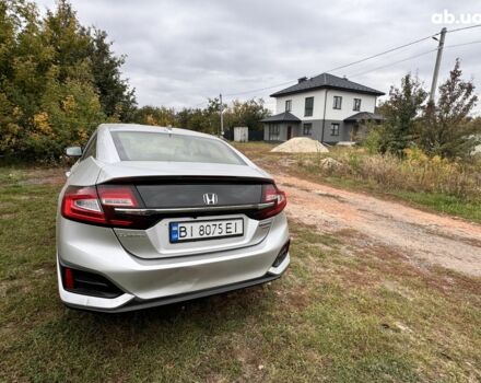 Серый Хонда Клерити, объемом двигателя 1.5 л и пробегом 87 тыс. км за 19200 $, фото 3 на Automoto.ua