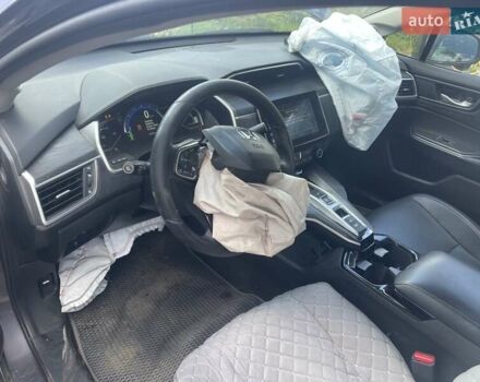 Сірий Хонда Клериті, об'ємом двигуна 1.5 л та пробігом 120 тис. км за 9999 $, фото 4 на Automoto.ua