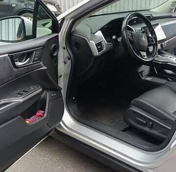 Серый Хонда Клерити, объемом двигателя 1.5 л и пробегом 208 тыс. км за 15100 $, фото 13 на Automoto.ua