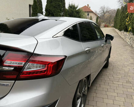 Сірий Хонда Клериті, об'ємом двигуна 1.5 л та пробігом 67 тис. км за 19000 $, фото 25 на Automoto.ua