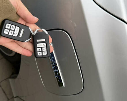 Сірий Хонда Клериті, об'ємом двигуна 1.5 л та пробігом 67 тис. км за 19000 $, фото 7 на Automoto.ua