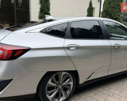 Сірий Хонда Клериті, об'ємом двигуна 1.5 л та пробігом 67 тис. км за 19000 $, фото 30 на Automoto.ua