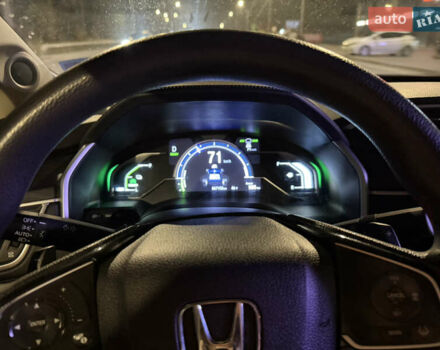 Сірий Хонда Клериті, об'ємом двигуна 1.5 л та пробігом 67 тис. км за 19000 $, фото 64 на Automoto.ua