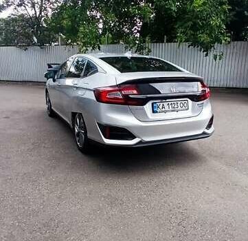 Серый Хонда Клерити, объемом двигателя 1.5 л и пробегом 208 тыс. км за 15100 $, фото 6 на Automoto.ua