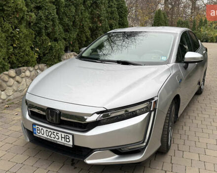 Сірий Хонда Клериті, об'ємом двигуна 1.5 л та пробігом 67 тис. км за 19000 $, фото 1 на Automoto.ua