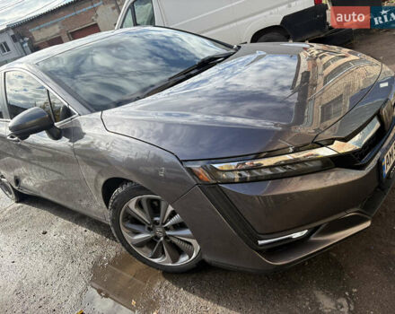 Серый Хонда Клерити, объемом двигателя 1.5 л и пробегом 160 тыс. км за 18555 $, фото 1 на Automoto.ua