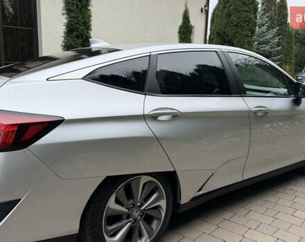 Сірий Хонда Клериті, об'ємом двигуна 1.5 л та пробігом 67 тис. км за 19000 $, фото 29 на Automoto.ua