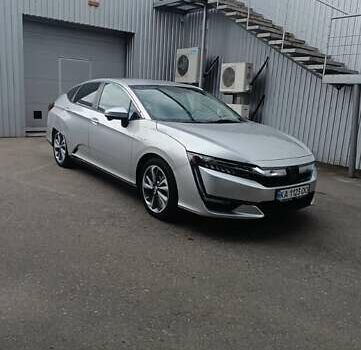 Серый Хонда Клерити, объемом двигателя 1.5 л и пробегом 208 тыс. км за 15100 $, фото 3 на Automoto.ua