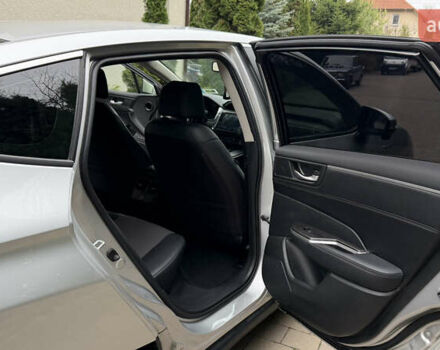 Сірий Хонда Клериті, об'ємом двигуна 1.5 л та пробігом 67 тис. км за 19000 $, фото 51 на Automoto.ua