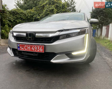 Серый Хонда Клерити, объемом двигателя 1.5 л и пробегом 184 тыс. км за 18000 $, фото 4 на Automoto.ua