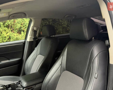 Сірий Хонда Клериті, об'ємом двигуна 1.5 л та пробігом 67 тис. км за 19000 $, фото 15 на Automoto.ua