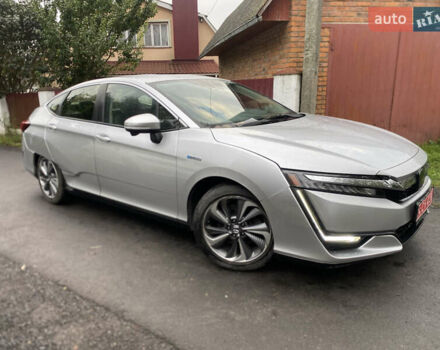 Серый Хонда Клерити, объемом двигателя 1.5 л и пробегом 184 тыс. км за 18000 $, фото 5 на Automoto.ua