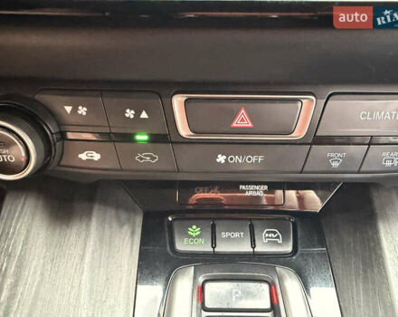 Сірий Хонда Клериті, об'ємом двигуна 1.5 л та пробігом 67 тис. км за 19000 $, фото 63 на Automoto.ua